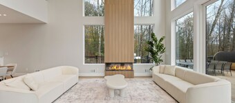 Lakefront Paradise w/Pool, Hot Tub, Sauna & Kayaks