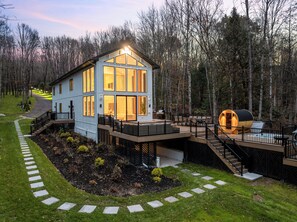 المنشأة من الخارج