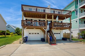 Exterior - Coastal duplex with multiple decks & backyard - walk to beach (Carolina Beach)