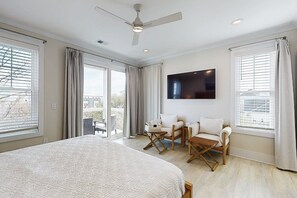 5 chambres, lit parapluie, accès Internet, draps fournis