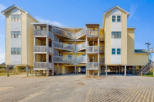 Scenic Waterfront Condo – Dock + Pet Friendly