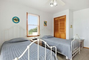 4 bedrooms, free WiFi, bed sheets