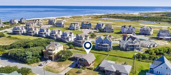 Beautiful house w/Shared Pool, Private Washer/Dryer, Central AC, Free WiFi