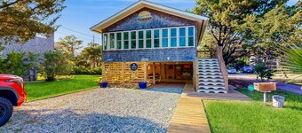 Spot O'Sun 289: Dog-Friendly, Oceanside home steps from beach!