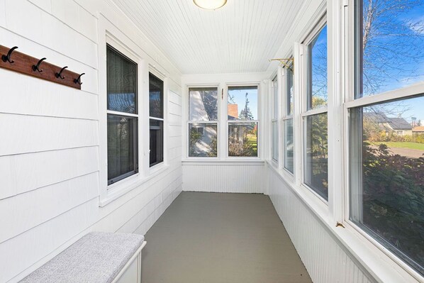 المنشأة من الداخل