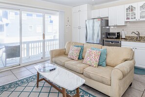 TV - 2-story ocean/beach-view home with balcony, washer/dryer & AC - dog-friendly (Kure Beach)