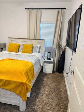 4 室のベッドルーム、アイロン / アイロン台、WiFi、ベッドシーツ