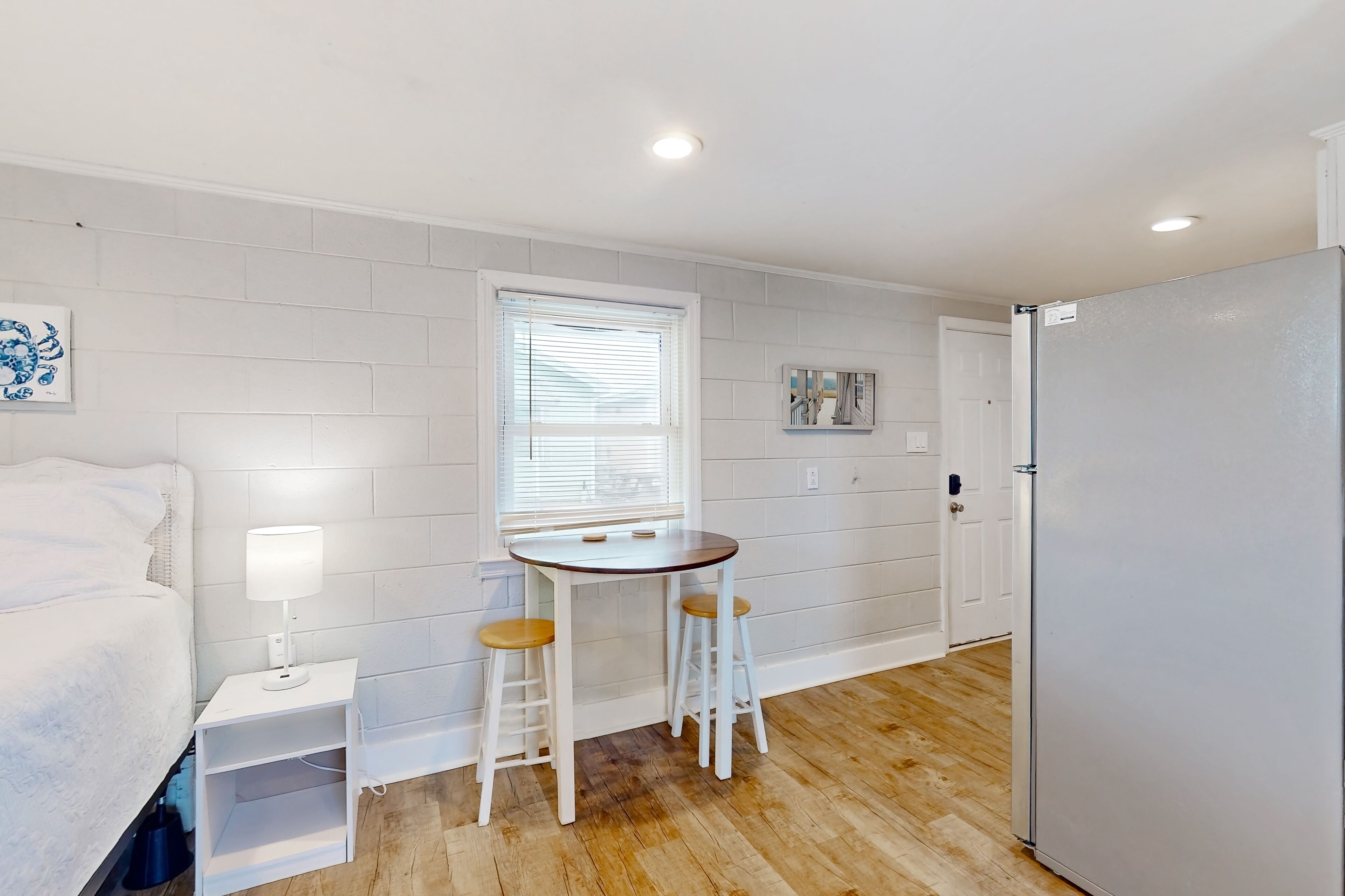 1 غرفة نوم وخدمة الإنترنت وملاءات أسرّة