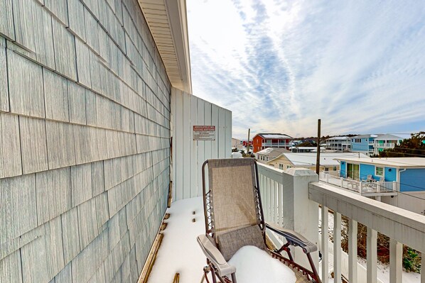 Property grounds - Oceanview Home with private pool and close beach access (Kure Beach)