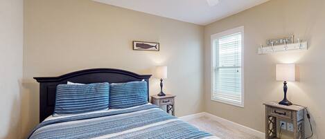 5 室のベッドルーム、WiFi (無料)、ベッドシーツ