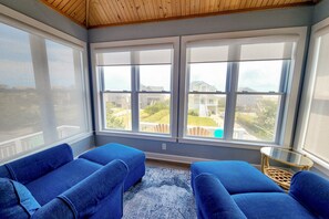 TV - Gail's Force 330: ocean-view, outdoor pool (Avon)