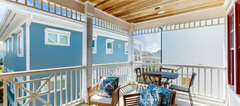 Beautiful beach house with an elevator, washer/dryer, & AC - walk to the beach
