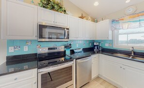 Fridge, microwave, oven, stovetop - Ocean view duplex with beach access, a washer/dryer, central AC & golf nearby (North Topsail Beach)