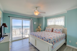 4 bedrooms, free WiFi, bed sheets - Beachfront home with beach access, elevator, ocean views, outdoor shower, W/D (North Topsail Beach)