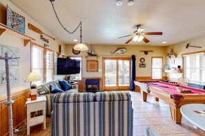 TV, fireplace, DVD player, ping pong