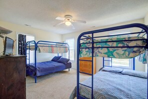 6 bedrooms, iron/ironing board, free WiFi, bed sheets