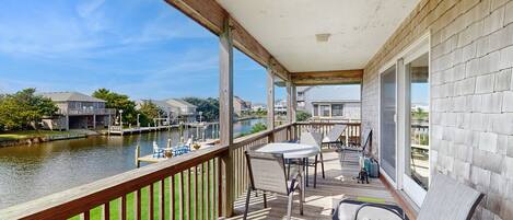 屋外ダイニングエリア