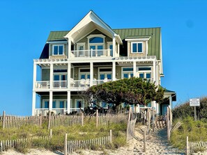 المنشأة من الخارج