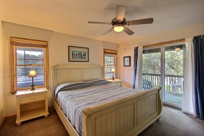 6 bedrooms, desk, iron/ironing board, free WiFi