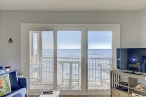 Smart TV - Topsail Dunes condo - ocean-view balcony - beach access & beachfront pool (North Topsail Beach)