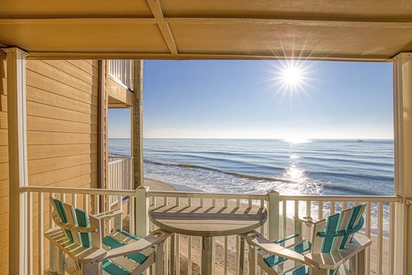 Property grounds - Topsail Dunes condo - ocean-view balcony - beach access & beachfront pool (North Topsail Beach)