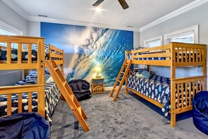 7 bedrooms, desk, free WiFi, bed sheets