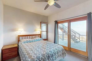 5 bedrooms, iron/ironing board, free WiFi, bed sheets
