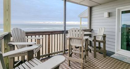 Top-floor, oceanfront condo with stunning balcony views, pool, deck, central AC