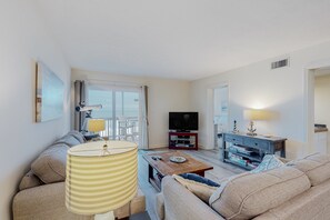 TV - Top-floor, oceanfront condo with stunning balcony views, pool, deck, central AC (Rodanthe)