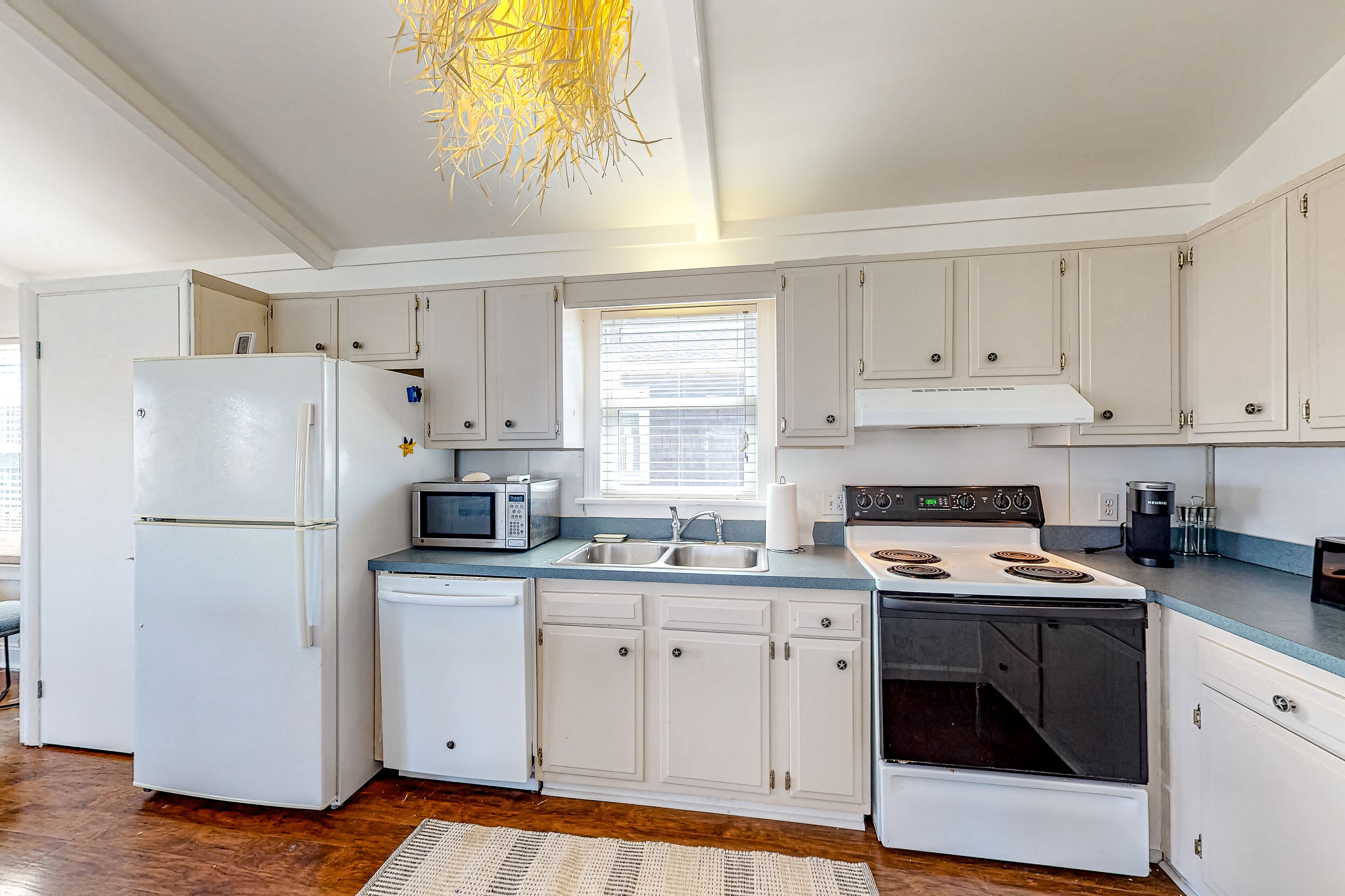 雪櫃、微波爐、焗爐、爐具