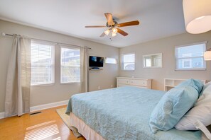 4 makuuhuonetta, silitysrauta/-lauta, ilmainen Wi-Fi, vuodevaatteet