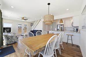 Dining - Beachfront home with stunning ocean views — Dog-friendly too! (North Topsail Beach)