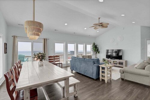 Kraken Up: Newly Updated Oceanfront Escape with Private Pool & Hot Tub