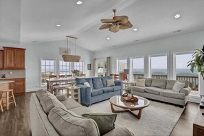 TV, DVD player, aparelho de som