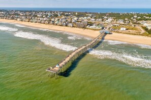 بالقرب من الشاطئ