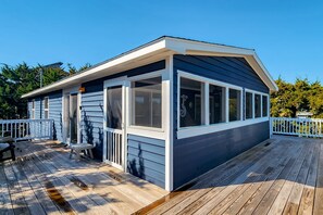 Exterior - Remodeled home near beach with screened porch, sundeck, & seasonal pool access (Frisco)