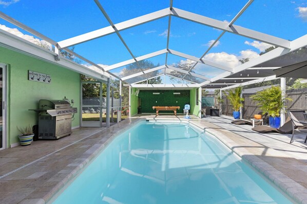 حمّام سباحة خارجي