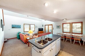 Interior - 4 bedroom house w/ ocean view, private W/D, AC, WiFi (Buxton)