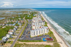 Exterior - 3 bedroom home with a game room, washer/dryer, central AC & golf nearby (North Topsail Beach)