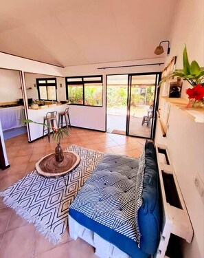 Interior - Fare Tipanier by Tiare Lodge (Moorea-Maiao)