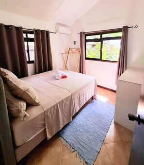 1 bedroom, in-room safe, WiFi, bed sheets - Fare Tipanier by Tiare Lodge (Moorea-Maiao)