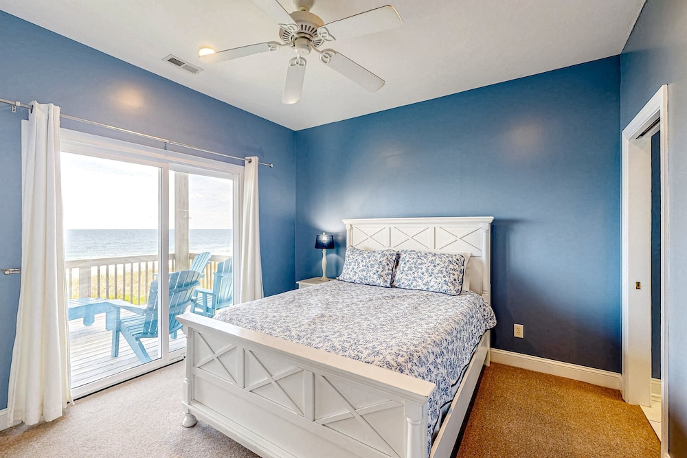 Oceanfront home with beach access, deck, washer/dryer, central AC ... - Luxury Oceanfront Homes With Private Washer And Dryer