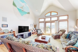 TV, DVD player, books - Beautiful Hatteras Island home with private pool and hot tub in exclusive Kinnakeet Shores community (Avon)