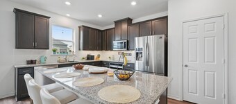 Prosper 3BR+Office - Huge Yard- sleep 8