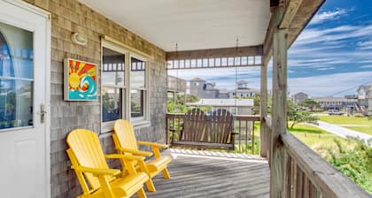 Dog-friendly house short walk from beach with pool table & WiFi