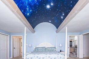 7 bedrooms, desk, free WiFi, bed sheets