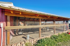 Property grounds - Pet-Friendly Farmhouse Suite w/ Patio in Vaughn! (Vaughn)