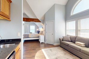 7 bedrooms, desk, iron/ironing board, free WiFi - Oceanfront home with pool, beach access, pool table & private hot tub (North Topsail Beach)