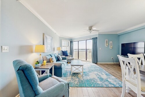 Kat Cove 2: Oceanfront condo, direct beach access