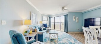 Kat Cove 2: Oceanfront condo, direct beach access